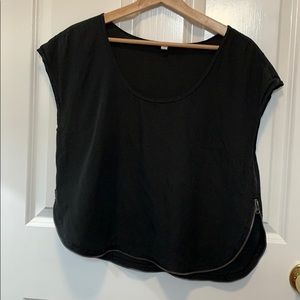 Black zippered boxy top